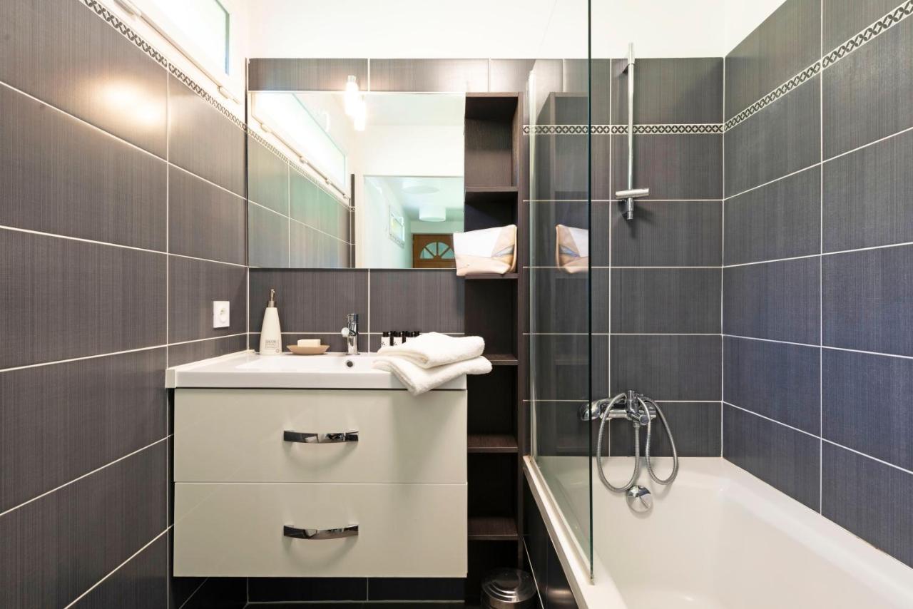 Select'Sohome - La Fossette - Appartement Pour 4 Personnes Avec Terrasse Et Vue Mer ! - Fos-04 Le Lavandou Zewnętrze zdjęcie